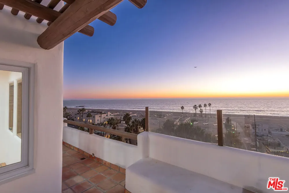 7047 Vista Del Mar Lane Playa del Rey, CA 90293