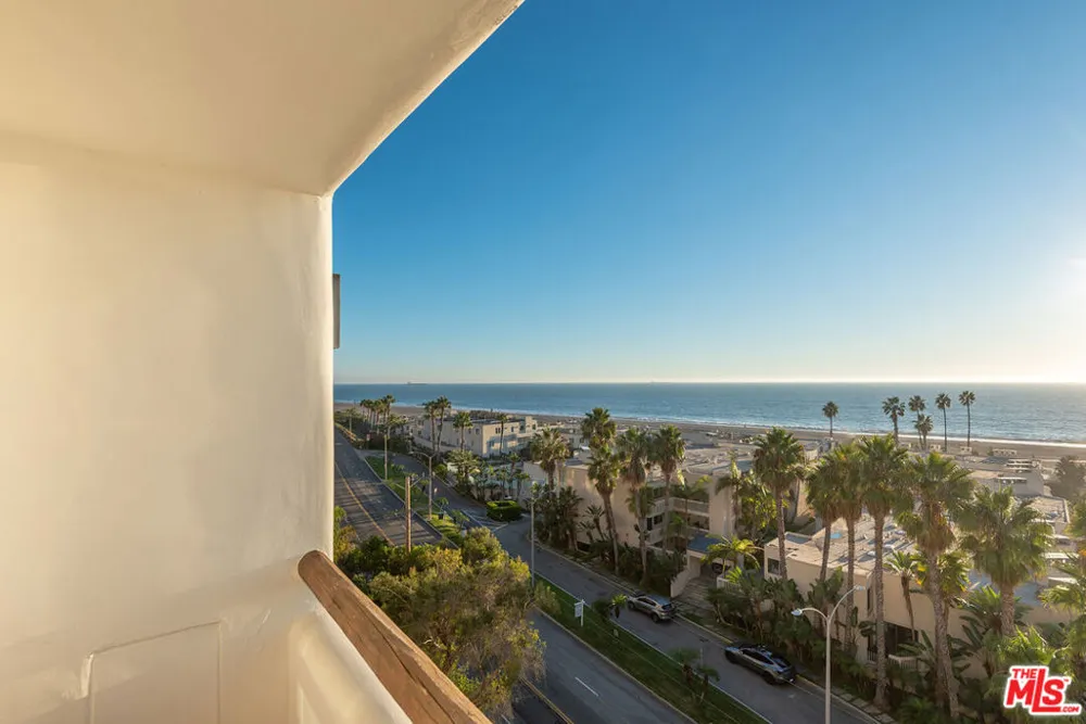 7047 Vista Del Mar Lane Playa del Rey, CA 90293
