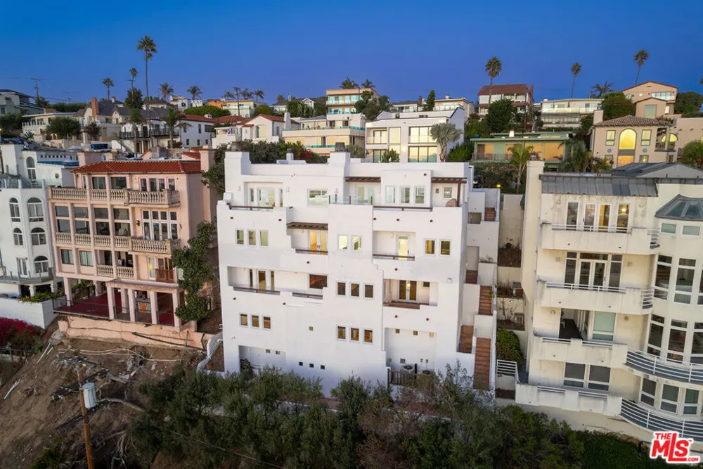 7047 Vista Del Mar Lane Playa del Rey, CA 90293