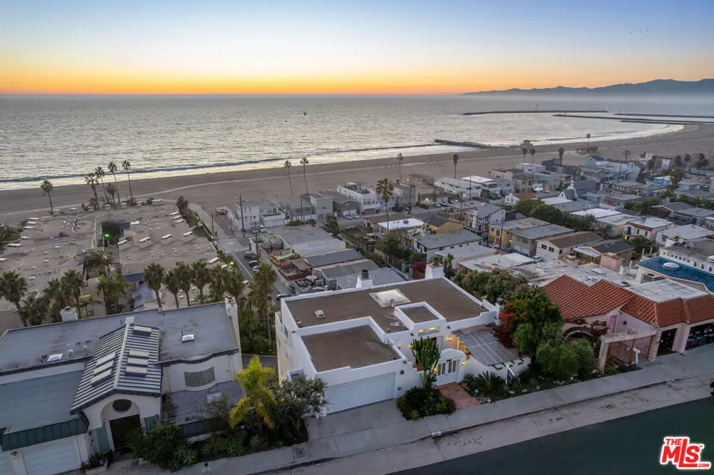 7047 Vista Del Mar Lane Playa del Rey, CA 90293