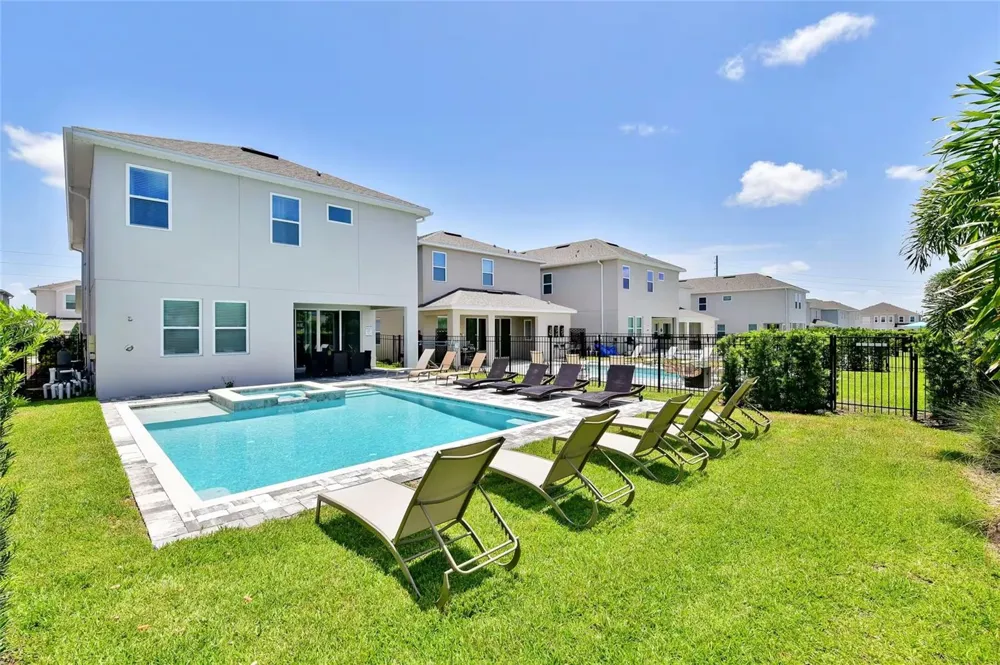 393 SOUTHFIELD STREET Kissimmee, FL 34747