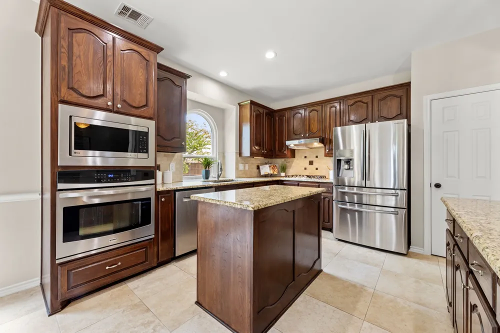 514 Newport Court Murphy, TX 75094