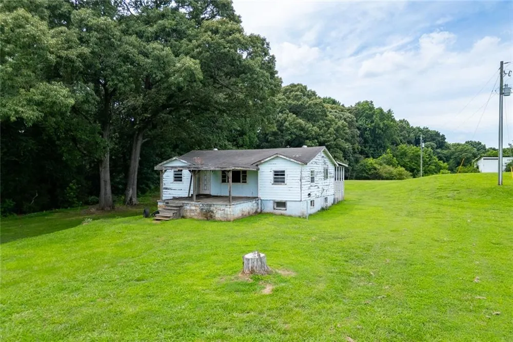 563 Martin Road Talmo, GA 30575
