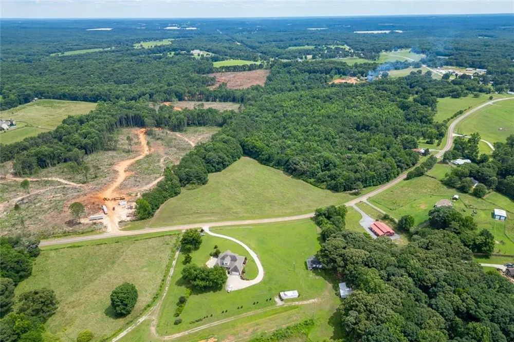563 Martin Road Talmo, GA 30575