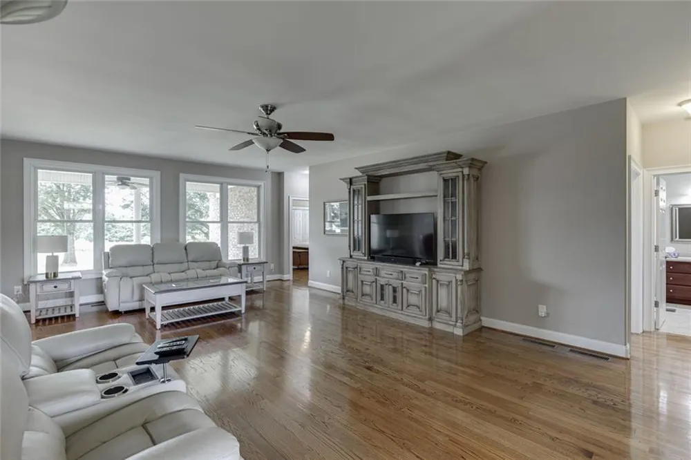 563 Martin Road Talmo, GA 30575