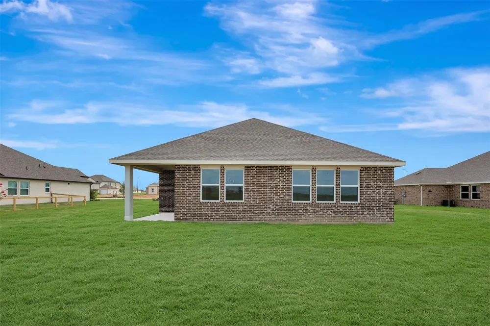 221 Dunovant Drive Sealy, TX 77474