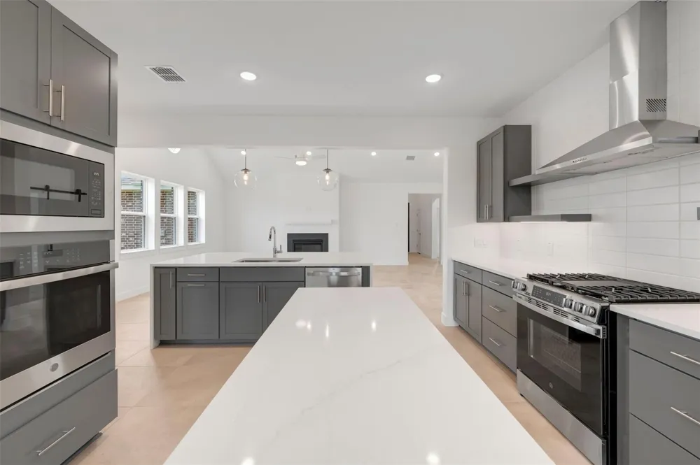 221 Dunovant Drive Sealy, TX 77474