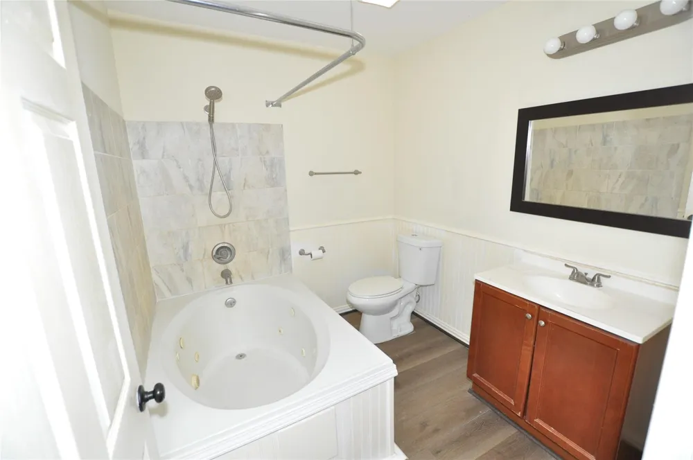 208 Blue Lake Drive Huffman, TX 77336