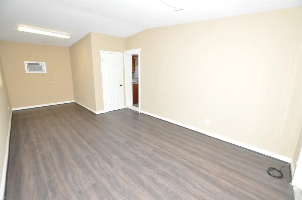 208 Blue Lake Drive Huffman, TX 77336