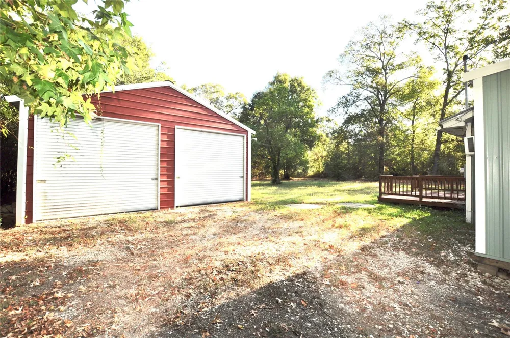 208 Blue Lake Drive Huffman, TX 77336