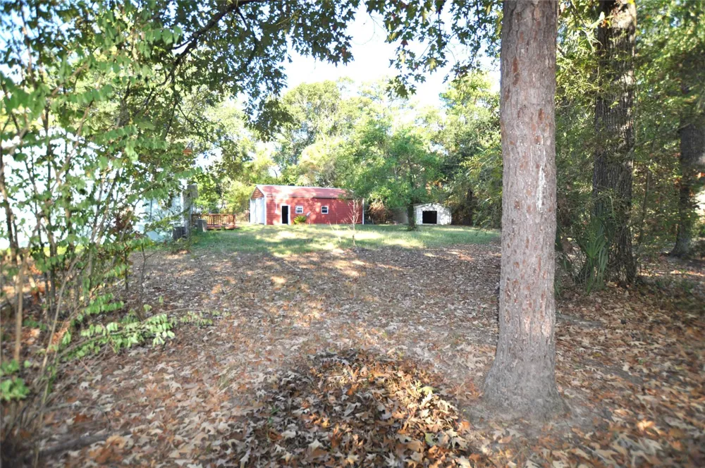 208 Blue Lake Drive Huffman, TX 77336