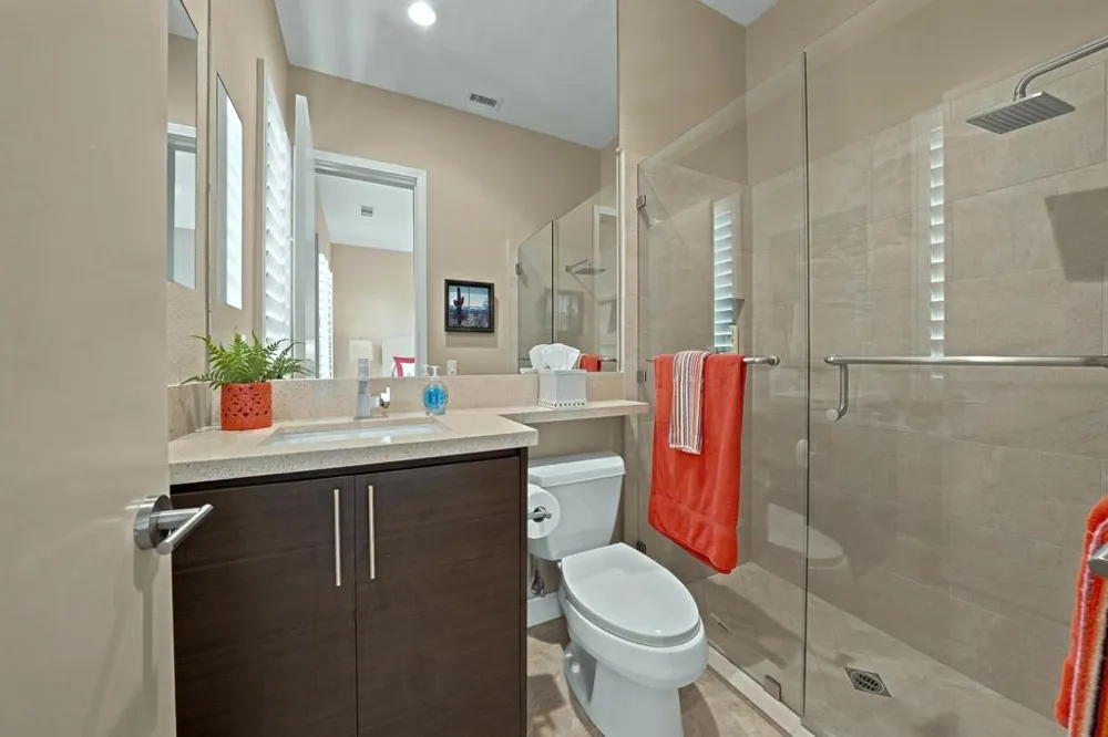33 ViA Las Flores Rancho Mirage, CA 92270