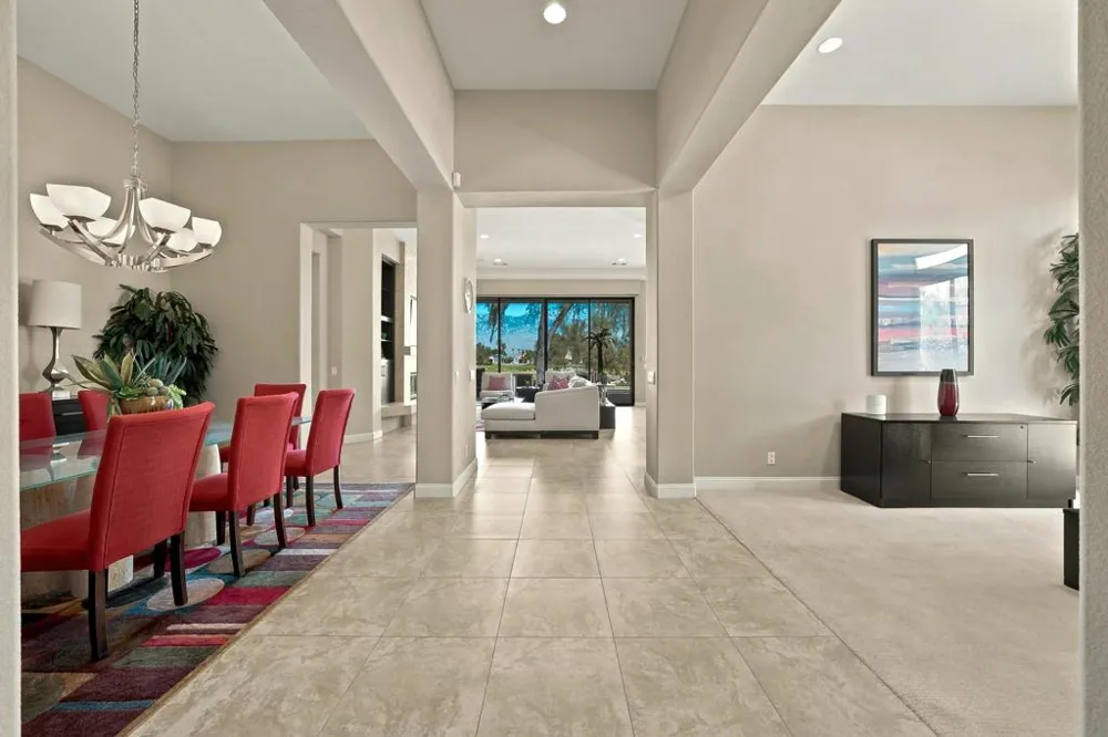 33 ViA Las Flores Rancho Mirage, CA 92270