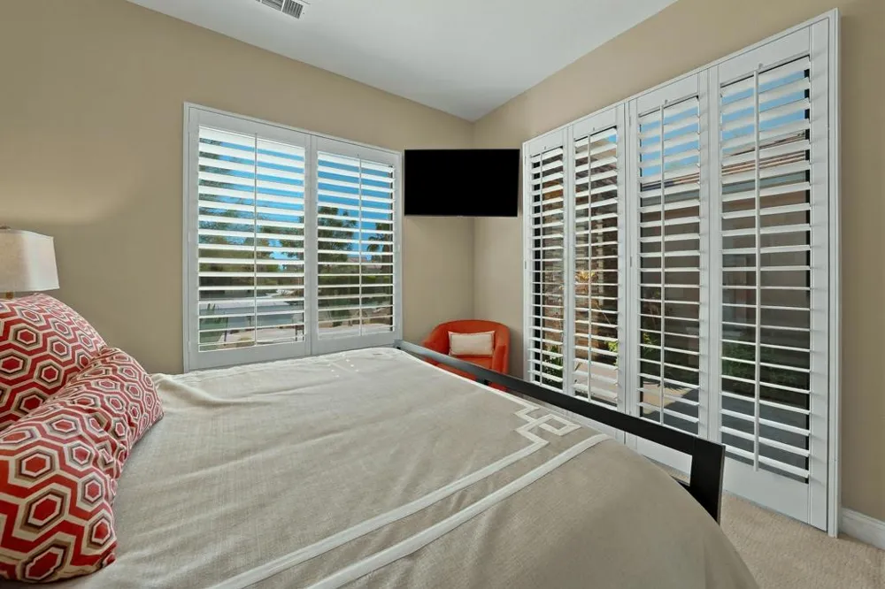 33 ViA Las Flores Rancho Mirage, CA 92270