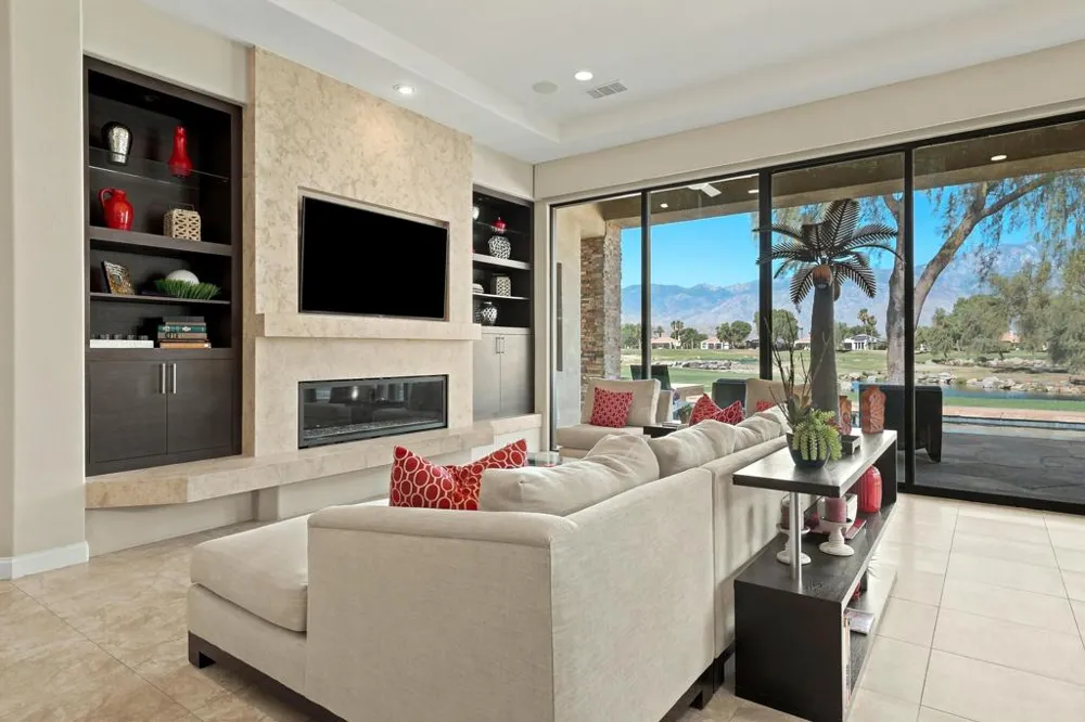 33 ViA Las Flores Rancho Mirage, CA 92270