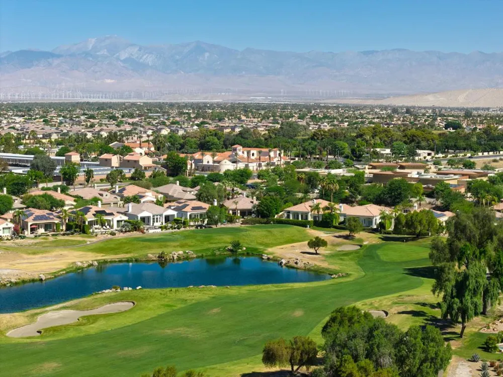 33 ViA Las Flores Rancho Mirage, CA 92270