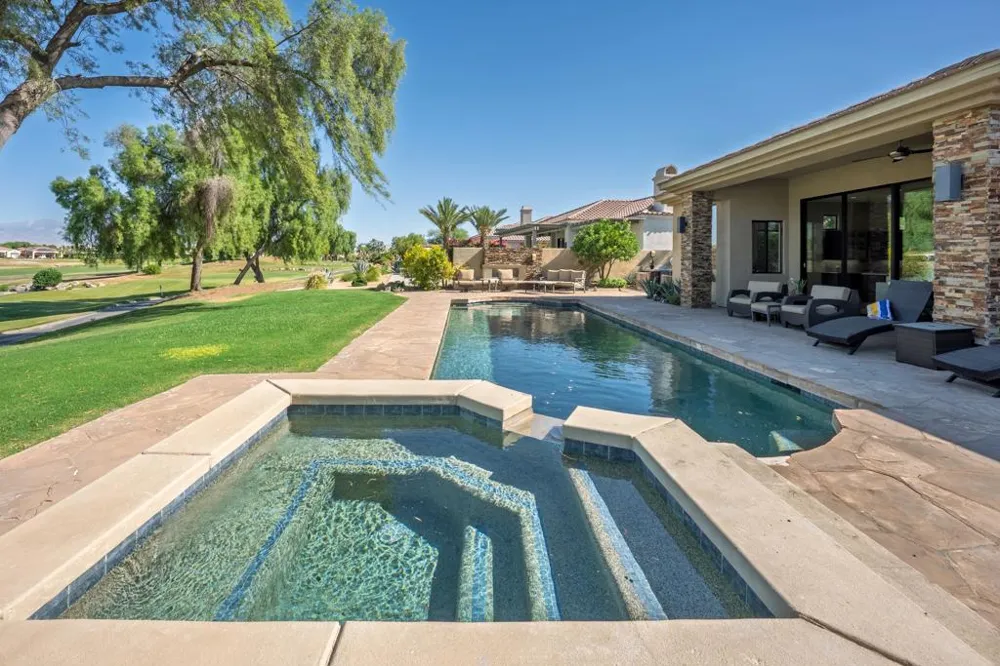 33 ViA Las Flores Rancho Mirage, CA 92270