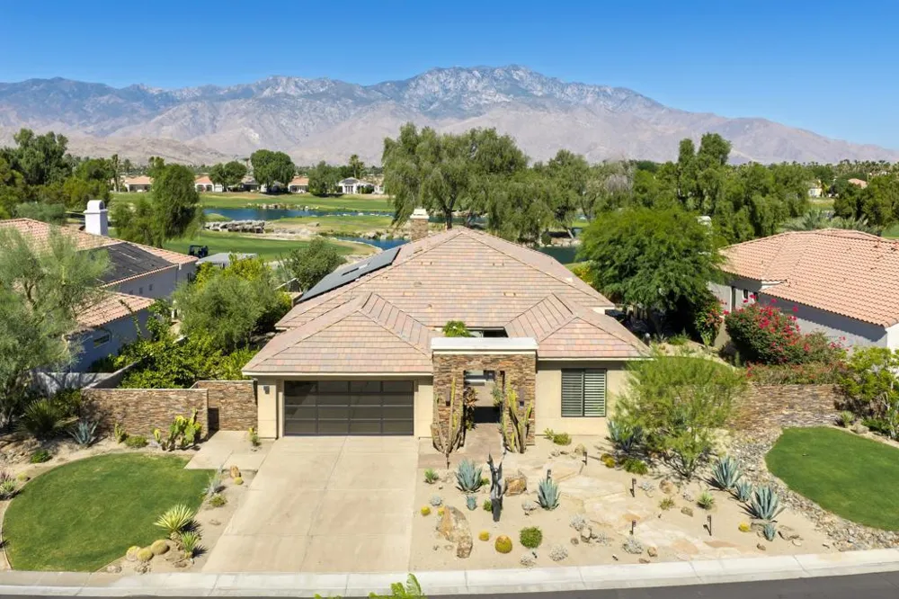 33 ViA Las Flores Rancho Mirage, CA 92270