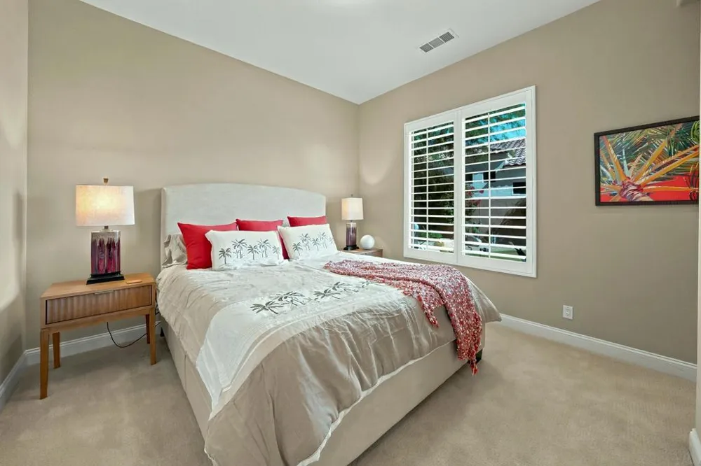 33 ViA Las Flores Rancho Mirage, CA 92270