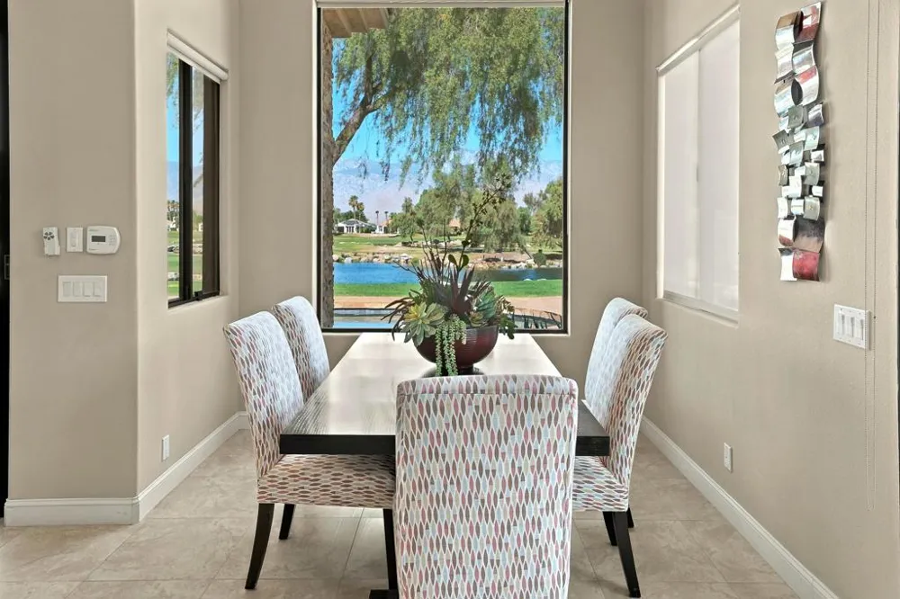 33 ViA Las Flores Rancho Mirage, CA 92270