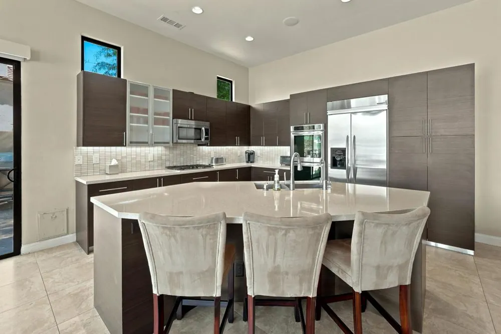 33 ViA Las Flores Rancho Mirage, CA 92270