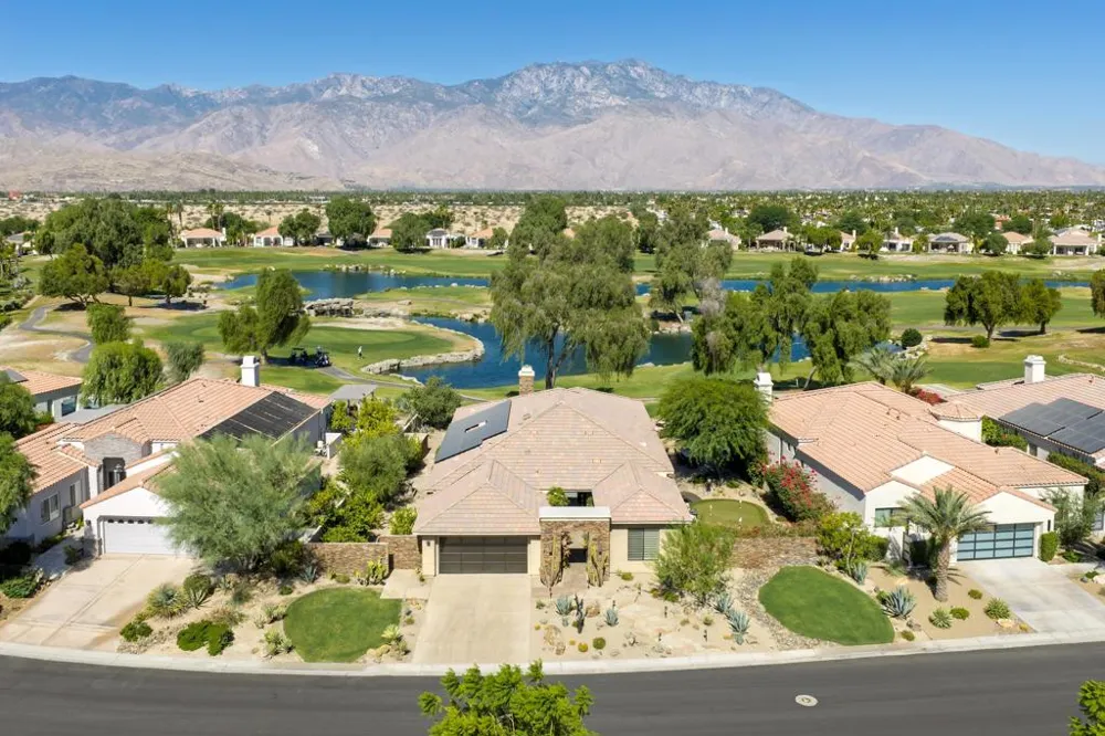 33 ViA Las Flores Rancho Mirage, CA 92270