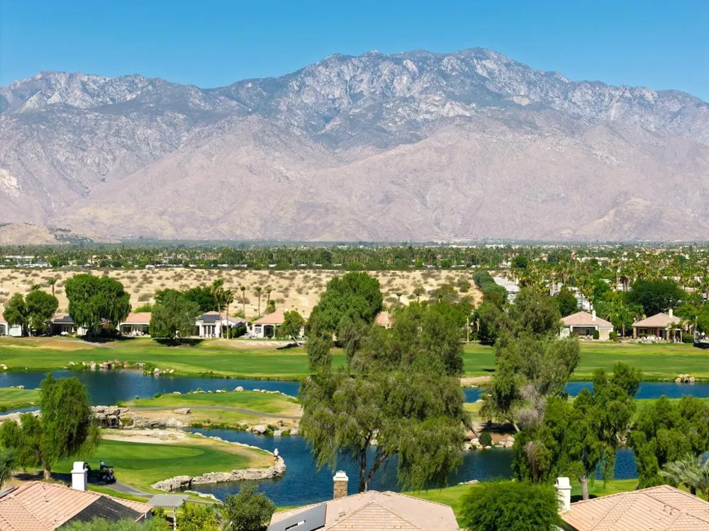 33 ViA Las Flores Rancho Mirage, CA 92270