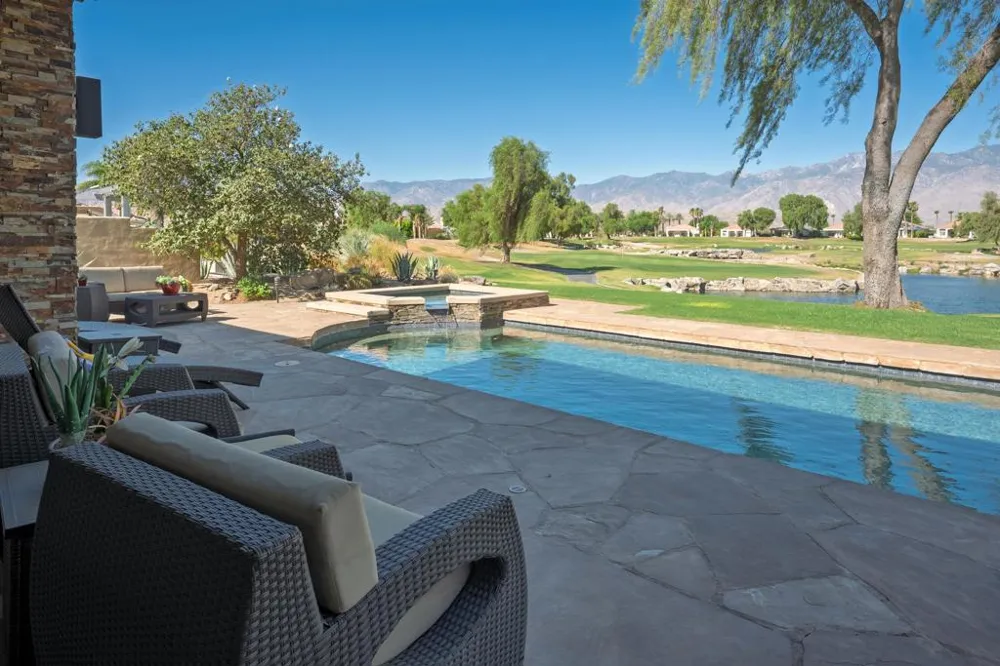 33 ViA Las Flores Rancho Mirage, CA 92270