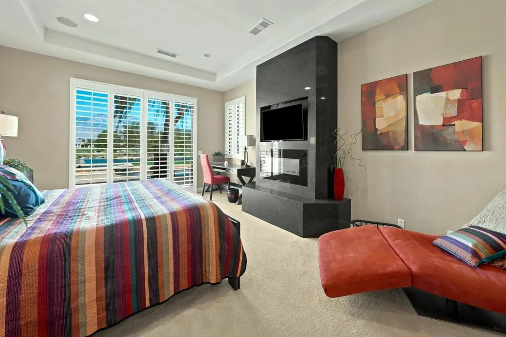 33 ViA Las Flores Rancho Mirage, CA 92270