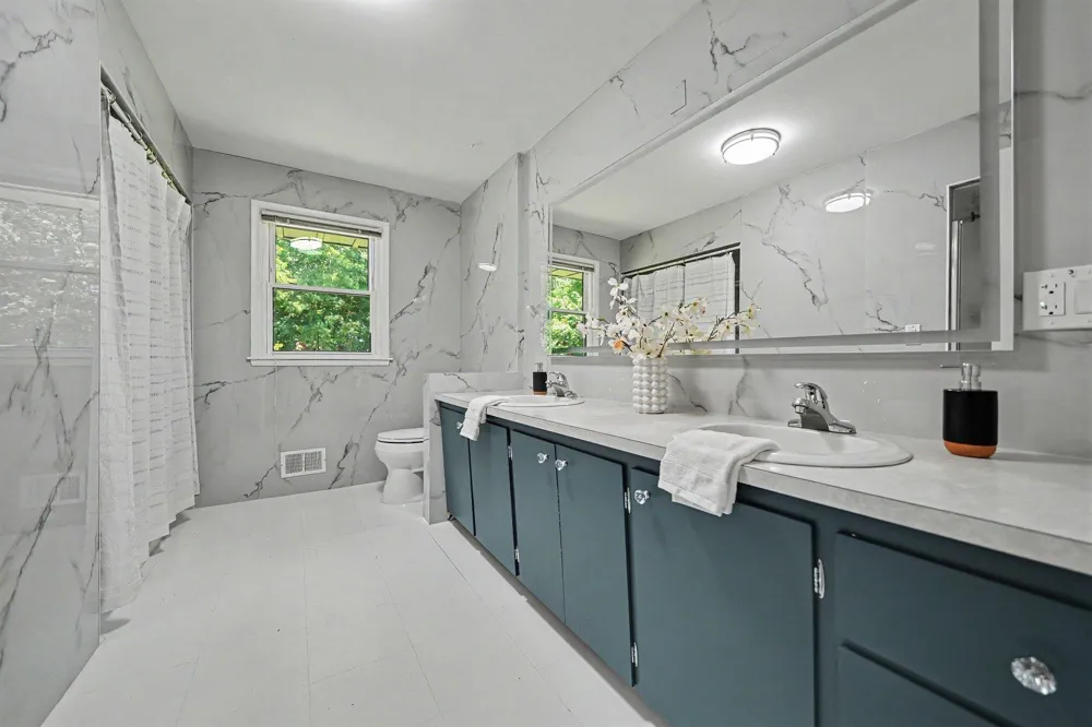 2489 Washington Avenue St. Joseph, MI 49085