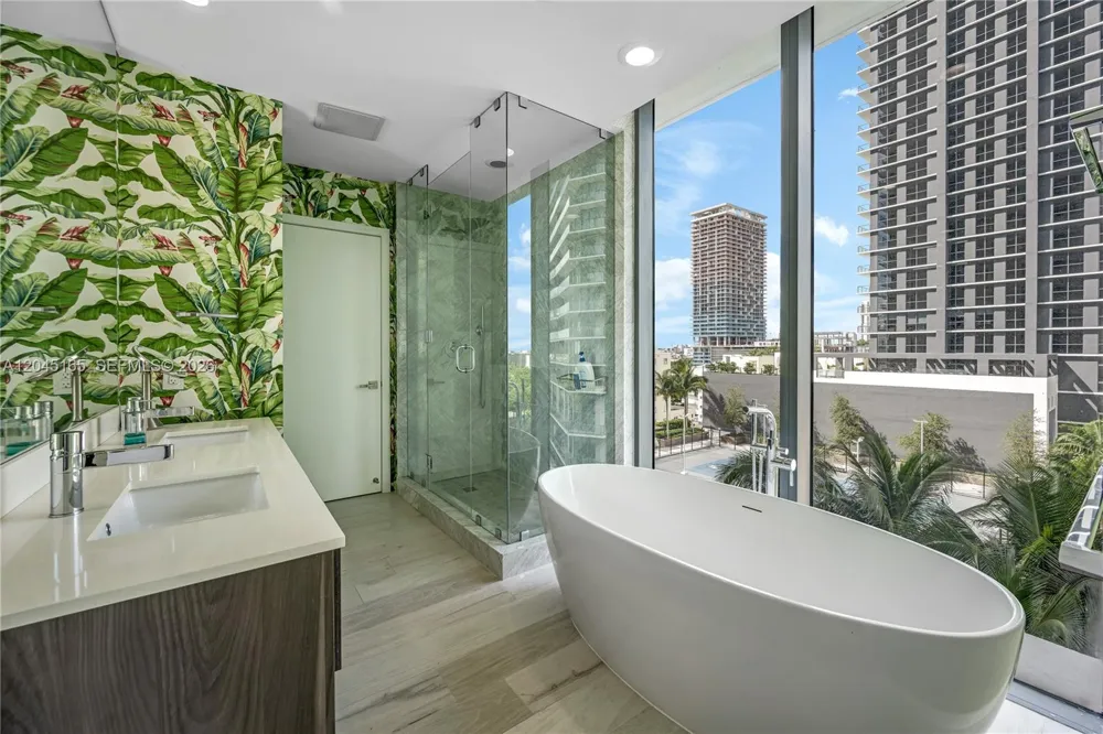 480 NE 31st St #907 Miami, FL 33137