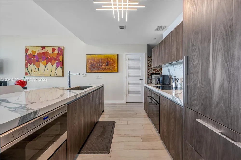 480 NE 31st St #907 Miami, FL 33137