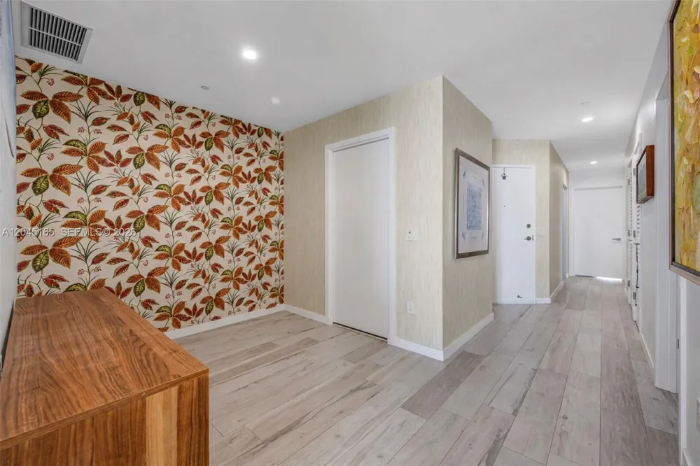 480 NE 31st St #907 Miami, FL 33137