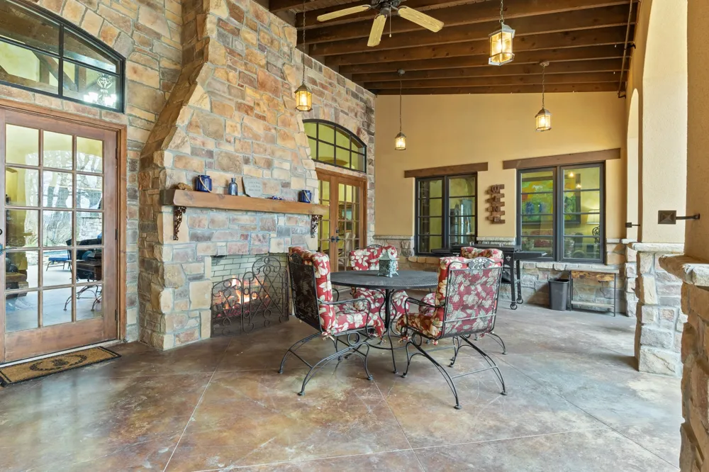 660 County Road 1334 Pittsburg, TX 75686