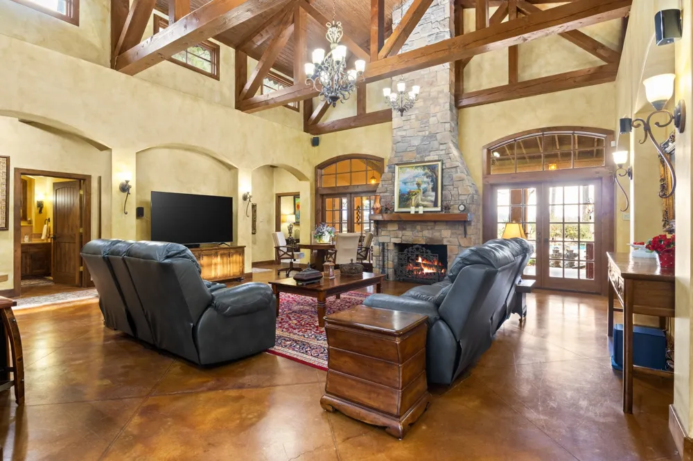 660 County Road 1334 Pittsburg, TX 75686