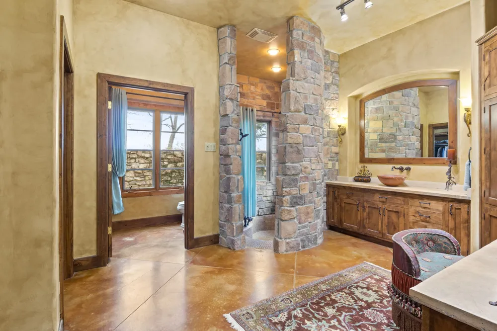 660 County Road 1334 Pittsburg, TX 75686