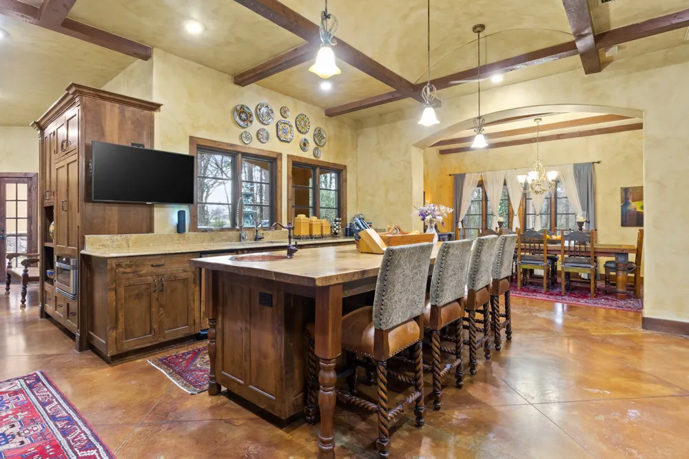 660 County Road 1334 Pittsburg, TX 75686