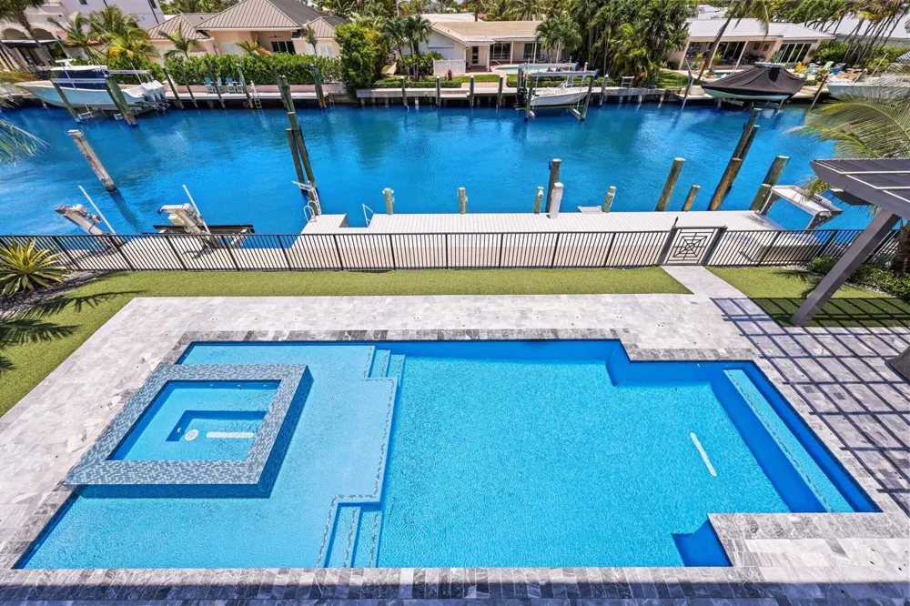 1200 Bimini Lane Riviera Beach, FL 33404