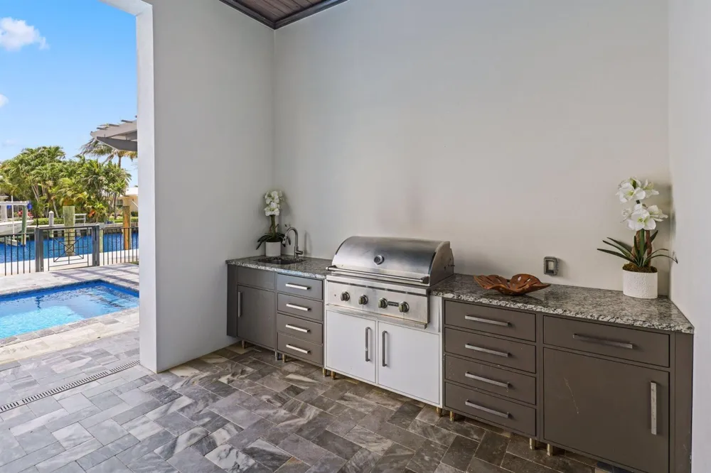 1200 Bimini Lane Riviera Beach, FL 33404