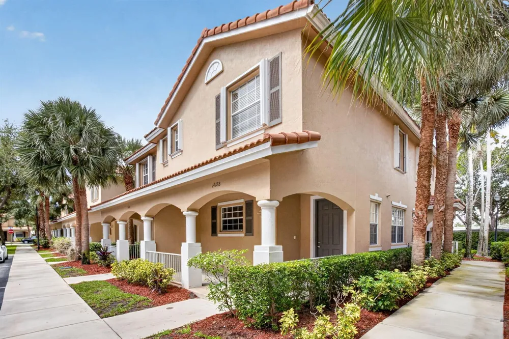1418 W Wickham Circle #B Delray Beach, FL 33445