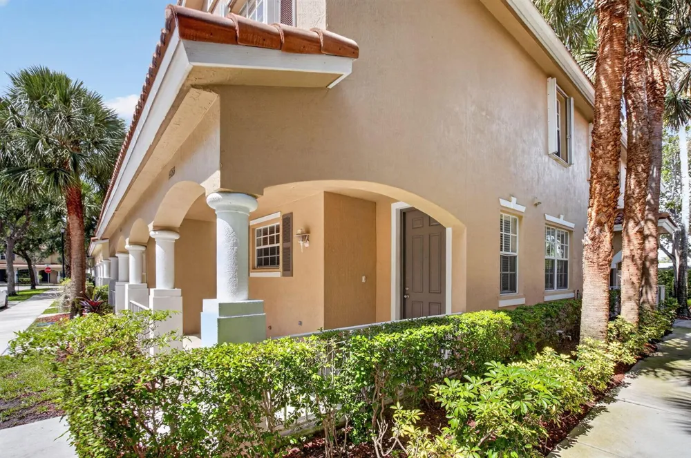 1418 W Wickham Circle #B Delray Beach, FL 33445