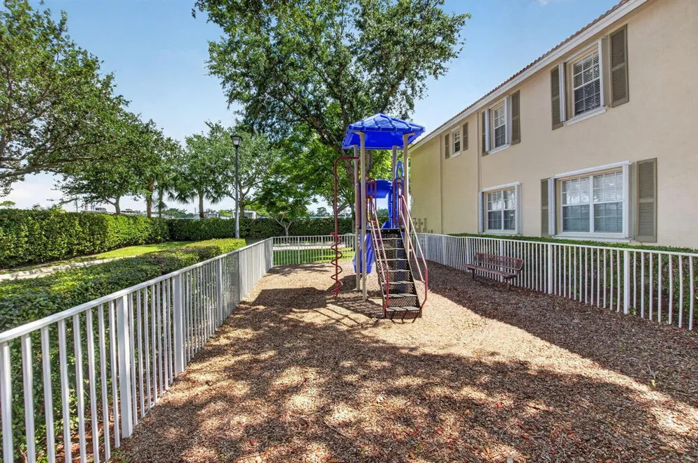 1418 W Wickham Circle #B Delray Beach, FL 33445
