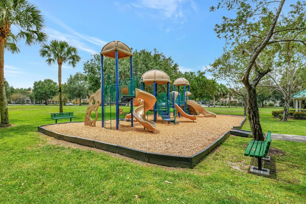 1418 W Wickham Circle #B Delray Beach, FL 33445