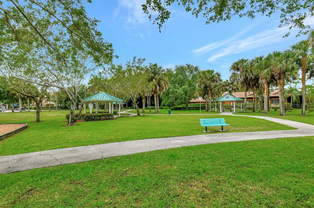1418 W Wickham Circle #B Delray Beach, FL 33445