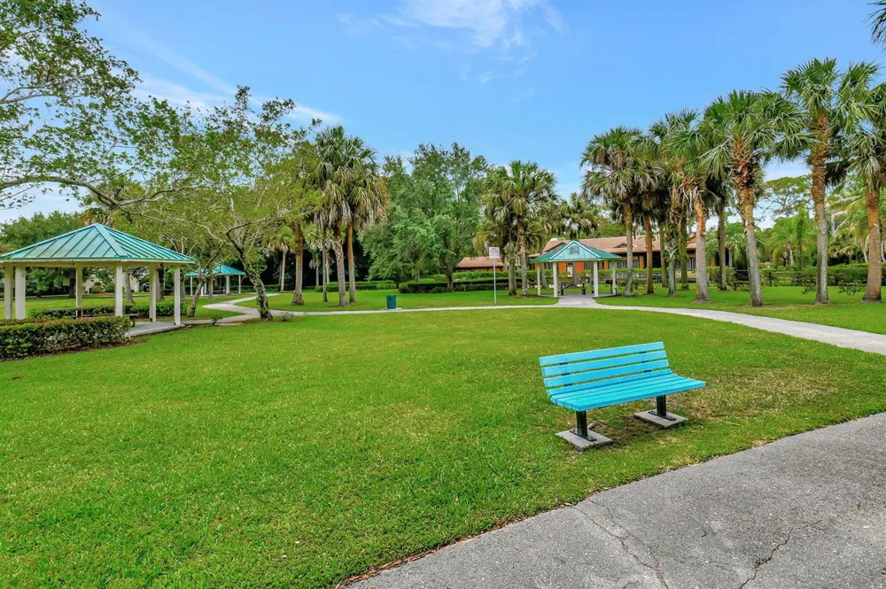 1418 W Wickham Circle #B Delray Beach, FL 33445