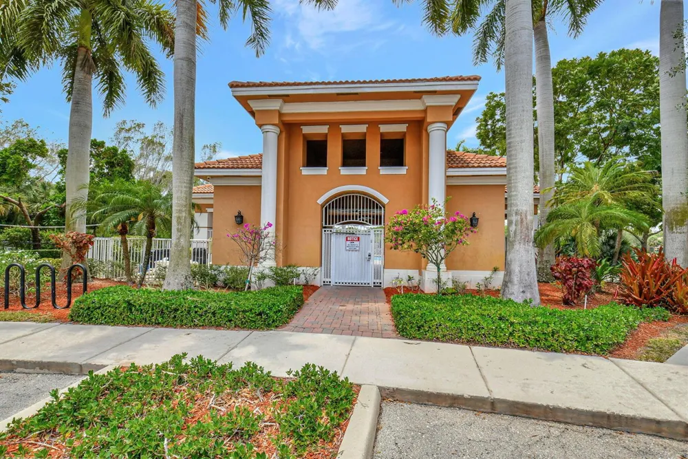 1418 W Wickham Circle #B Delray Beach, FL 33445