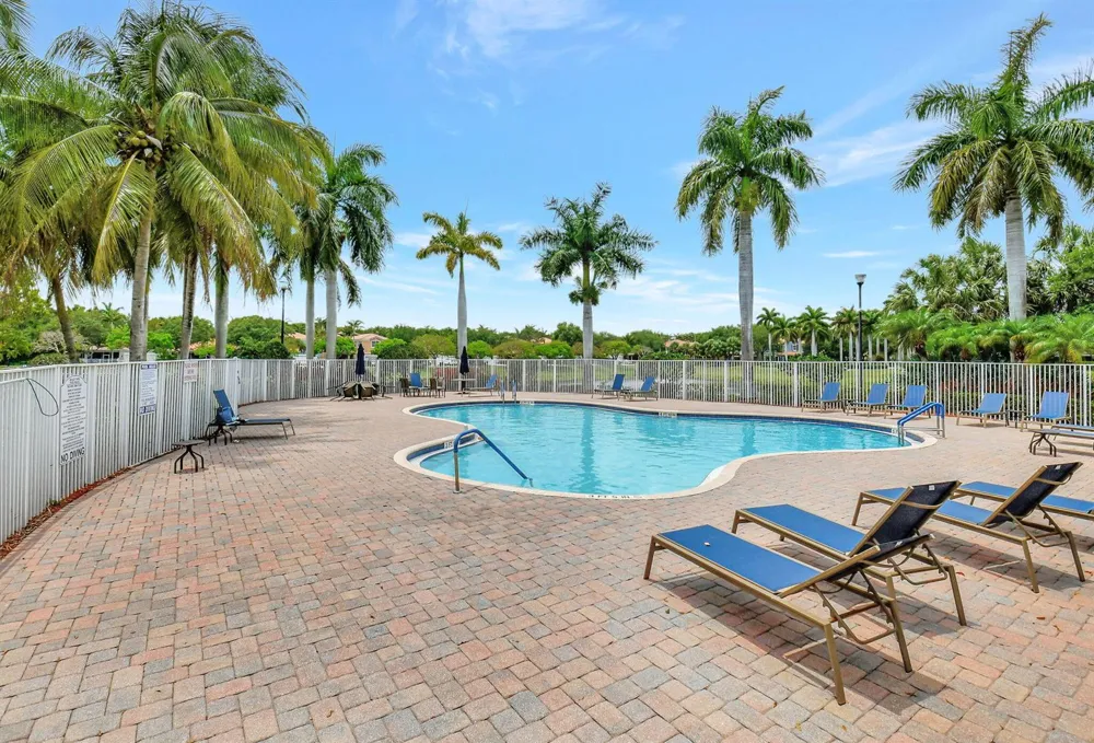 1418 W Wickham Circle #B Delray Beach, FL 33445