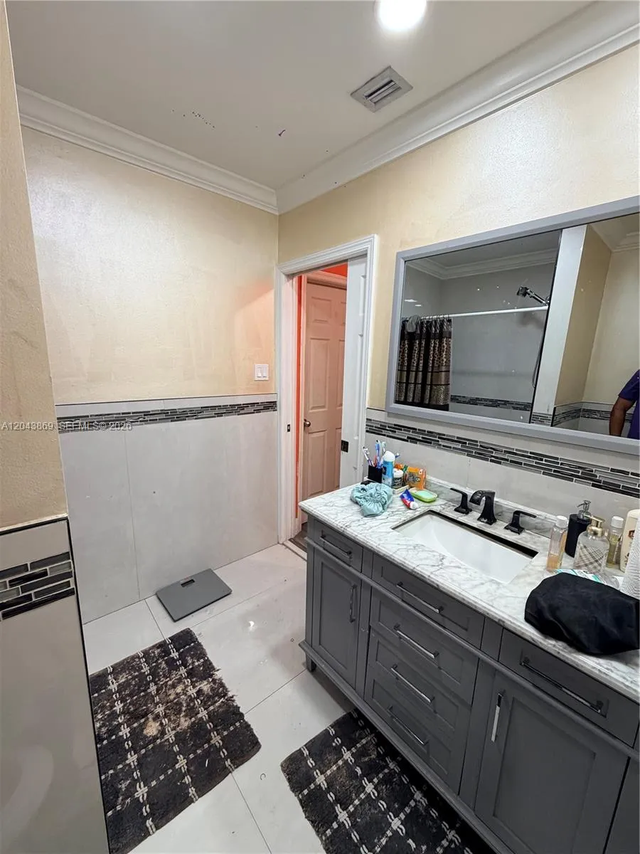 13105 NW 12th Ave North Miami, FL 33168