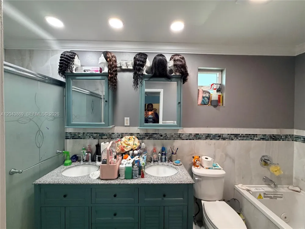 13105 NW 12th Ave North Miami, FL 33168