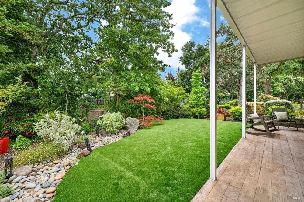 32 Springhill Court Santa Rosa, CA 95409